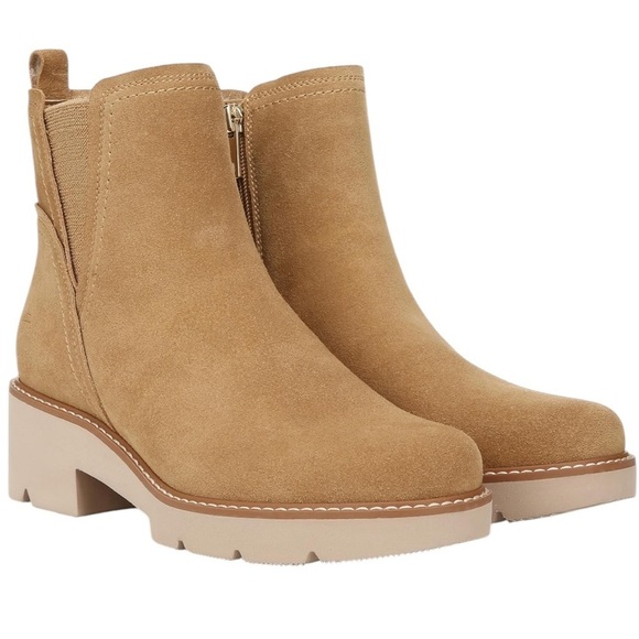 Naturalizer Darry-Bootie in Caramel Lug Sole Chelsea Style Comfy Size 9 NWT - Picture 1 of 15